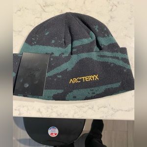 Arcteryx Beanie Grotto Toque Dark Magic